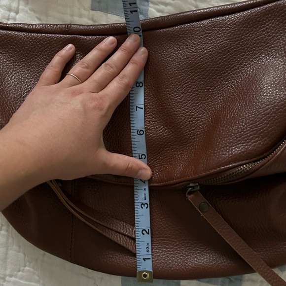 Laroll Oversized Leather Sling Bag - Picture 6 of 6